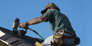 3 Reasons to Call a Knoxville Roofing Contractor