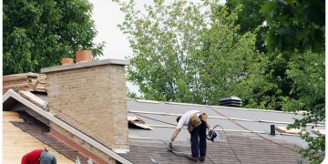 Planning to Replace Your Roof? Avoid These 4 Big Mistakes